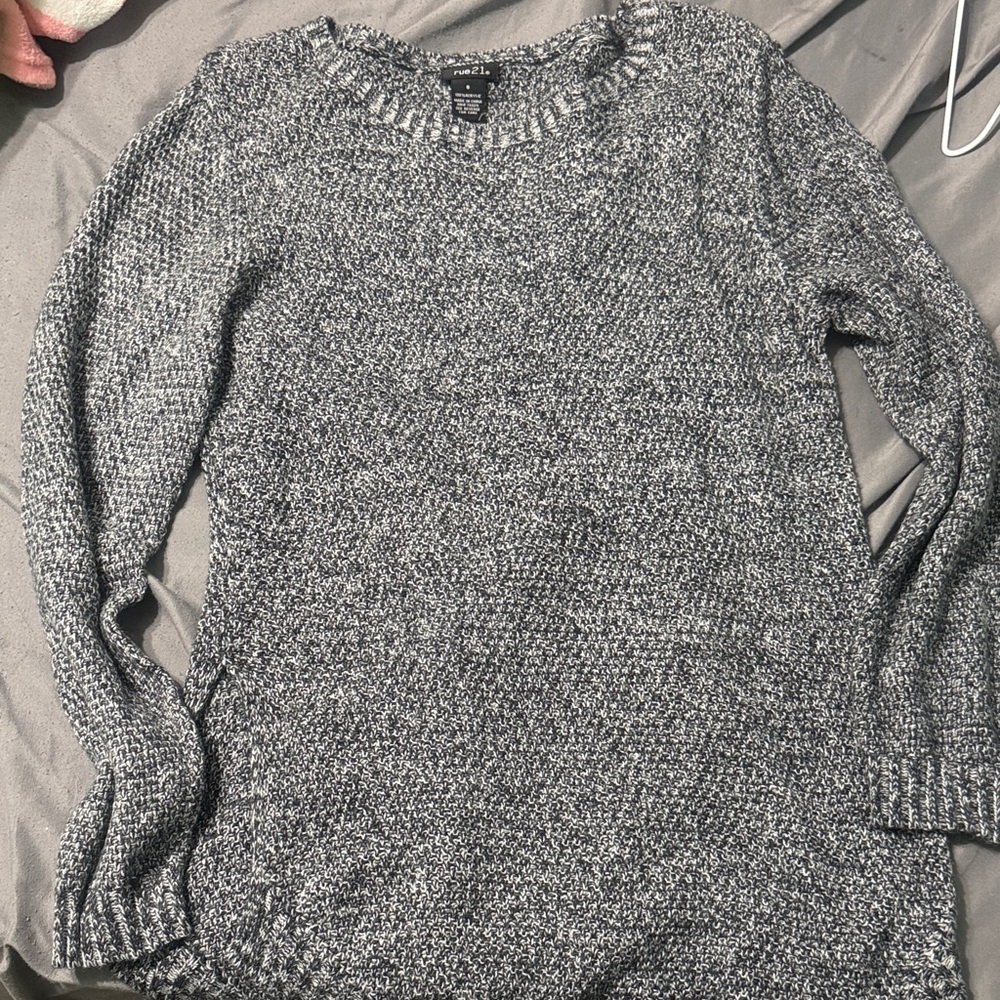Rue21 Women's Marled Black and White Sweater